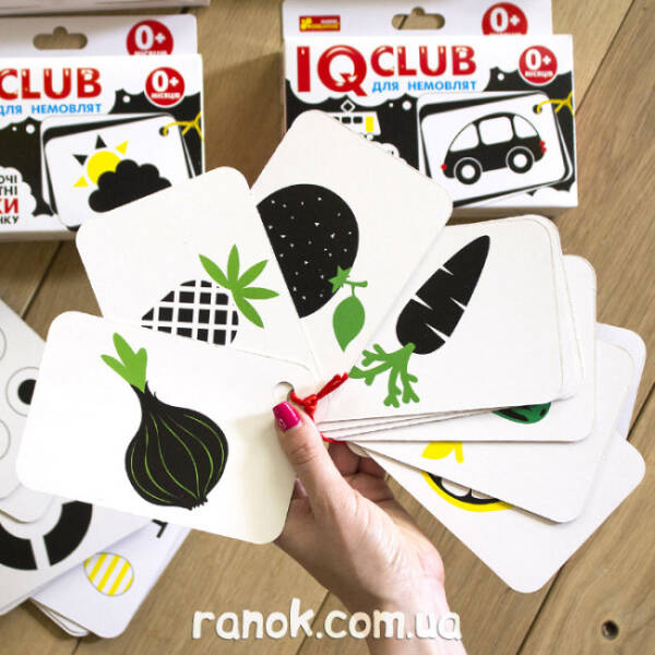 IQ-club для немовлят. Розвиваючі контрастні картки на шнурочку. Тварини